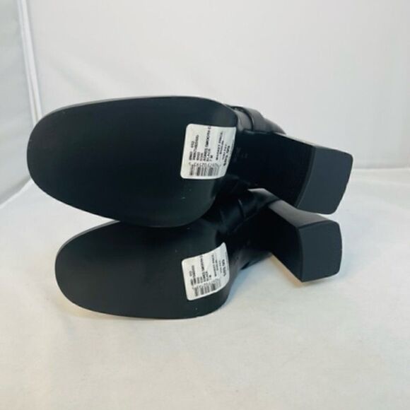 BCBGeneration Agnes Harness Ankle Boot Black Us 7 M  Excellent - New without box - Picture 7 of 7